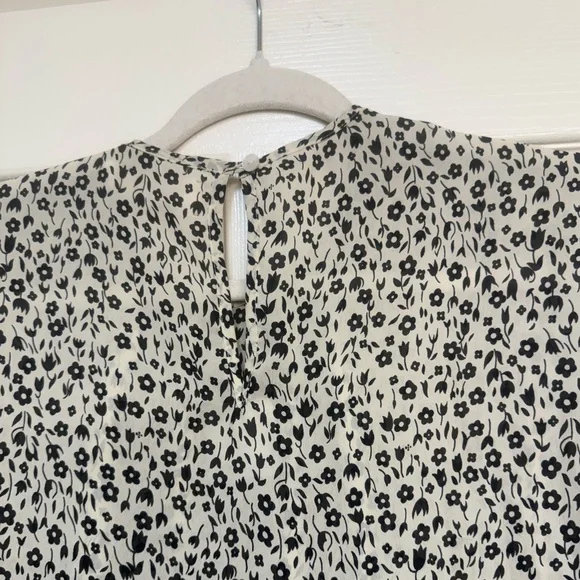 Shawna Lea Floral Top - Picture 5 of 11